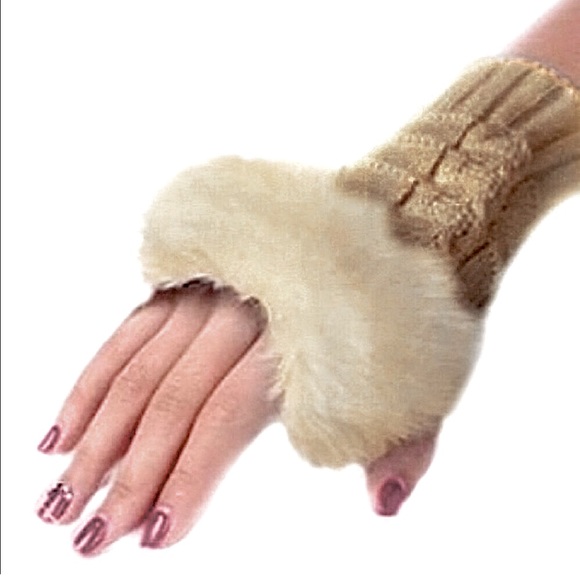 BRAND NEW Khaki Faux Fur Cuff Crochet Knit Fingerless Gloves OS - Picture 2 of 4